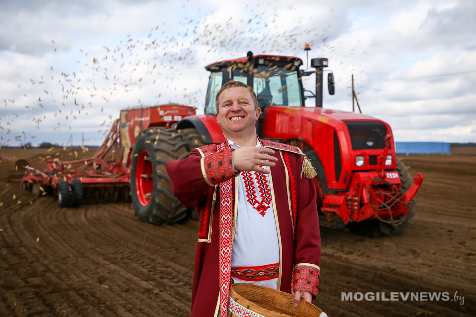 45,8 - средний возраст работников сельскохозяйственной отрасли Могилевщины