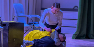 В Могилеве показали спектакль, который заставил взрослых посмотреть на развод глазами ребенка