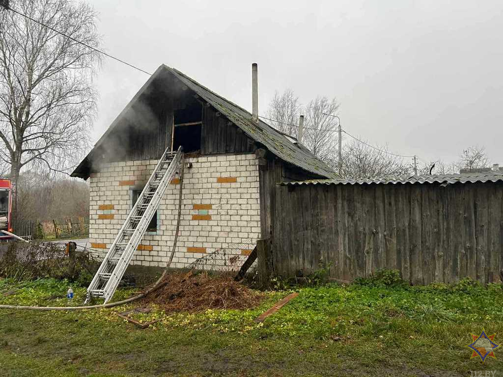 В Хотимском районе пожар в жилом доме завершился гибелью человека