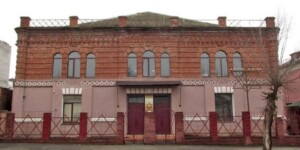 Бобруйск возрождает еврейскую историю: синагога и дворик, хранящие дух народа