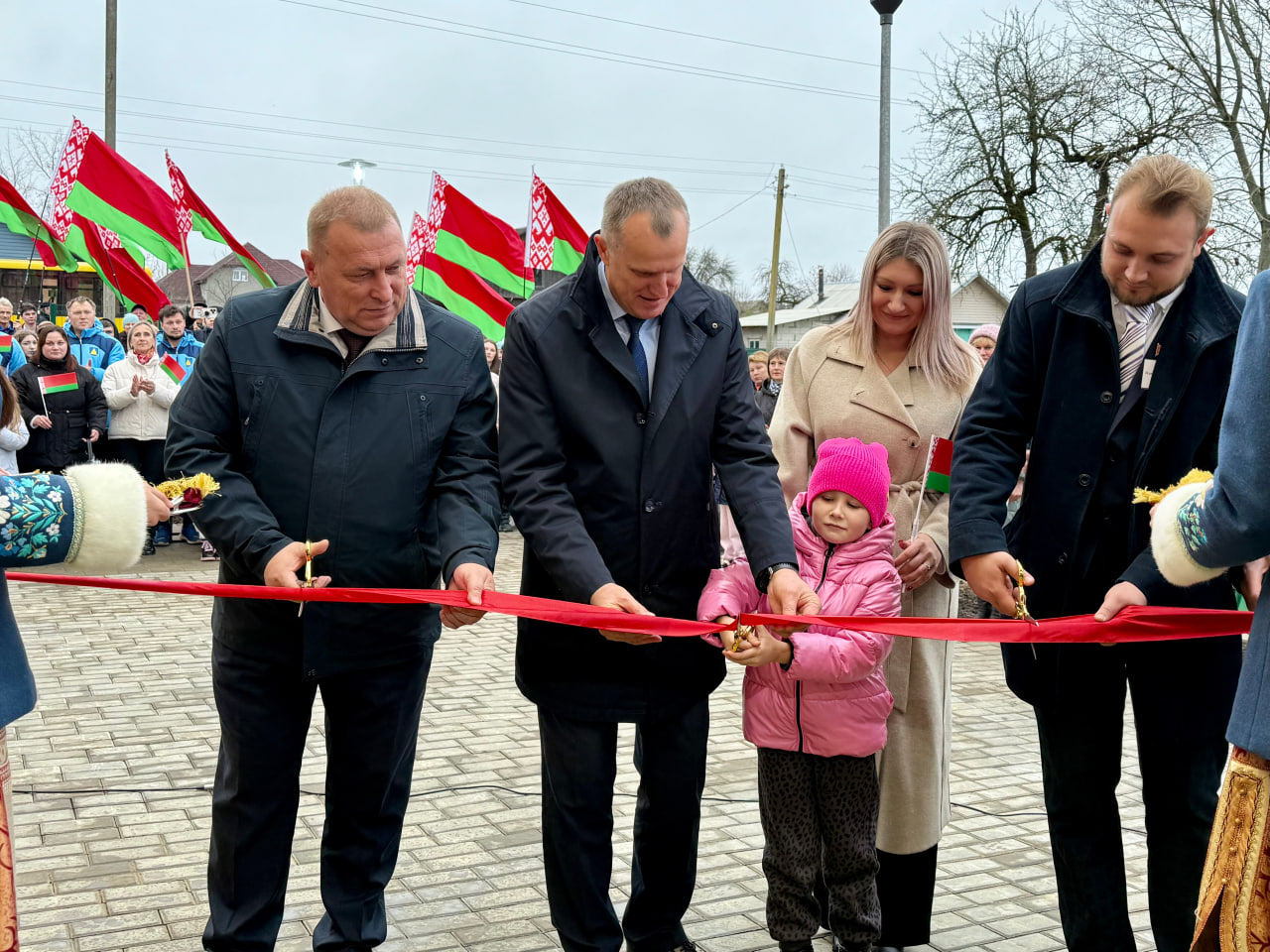 В Славгороде накануне 7 ноября открыли новый плавательный бассейн. Фото