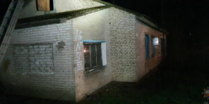 В агрогородке Сухари мужчина спас соседа из горящего дома, но сам потерял сознание