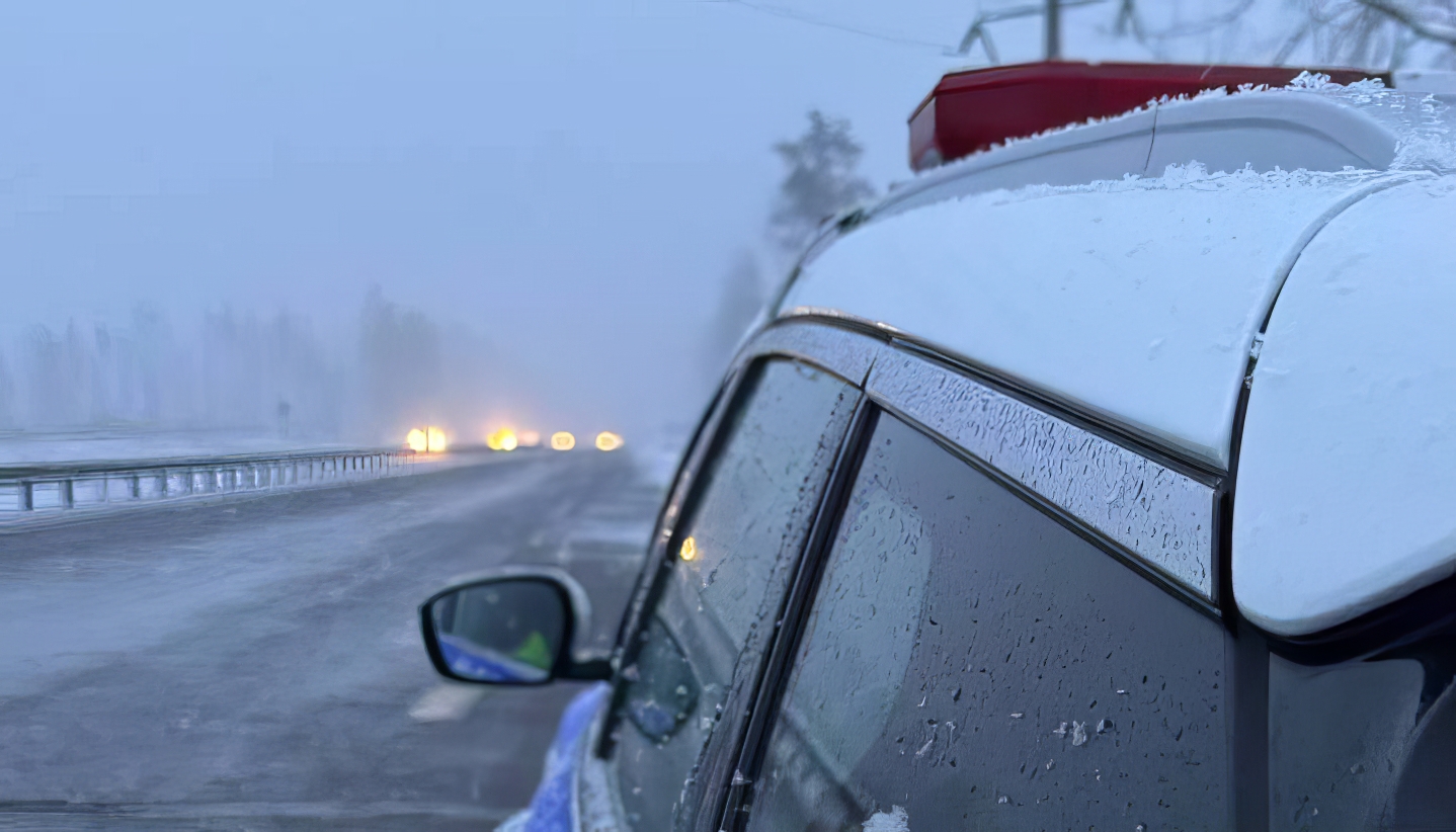 Похолодание и снег: ГАИ предупреждает о гололеде и призывает к осторожности