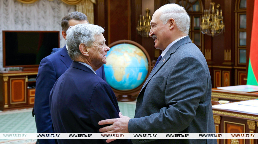 Лукашенко провел встречу со спецпосланником США в Беларуси Джоном Коулом 