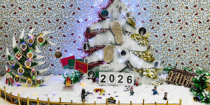 Новогодняя елка в виде ДНК: судебные эксперты посоревновались в креативности