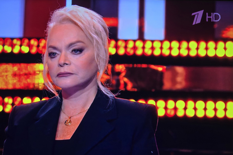 Извинилась — и пропала? Лариса Долина так и не вышла на связь с женщиной, оставшейся без квартиры и 112 миллионов