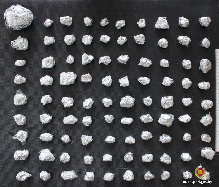 При расфасовке мефедрона закончилась изолента: закладчика задержали по пути в хозмаг