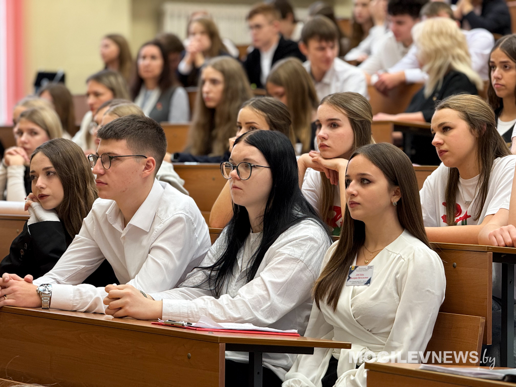 Старт в педагогическую профессию: в Могилеве состоялся областной конкурс будущих учителей математики и физики