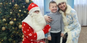 Хочу, чтобы пошел снег: дети работников медицинских учреждений Могилева загадали желания на профсоюзной елке