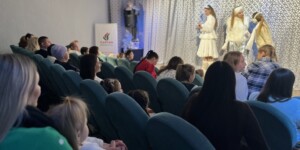 Сказка, смех и уют: «Белая Русь» устроила для детей волшебный предновогодний праздник