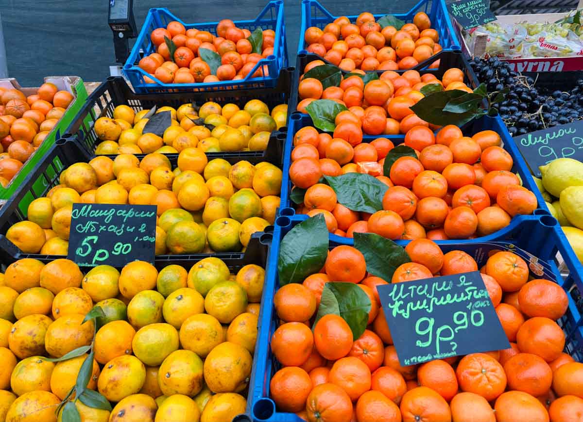 Сколько стоят праздничные фрукты в Могилеве? Проверили цены — некоторые вас удивят!