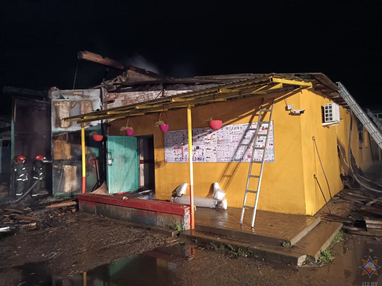 Пожар на фермерском хозяйстве в Дрибинском районе уничтожил гараж и трактор