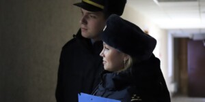 «Изучаю английский, собираюсь освоить китайский!»: рассказываем об особенностях работы сотрудников миграционной службы