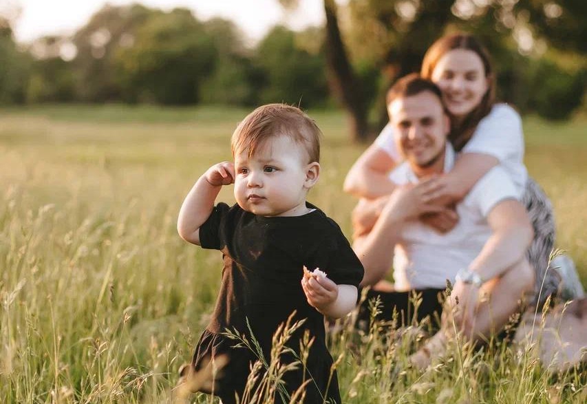 «Мы почти 15 лет жили в одном районе и не знали друг о друге»: история семьи Туремских из Могилева о любви, детях и семейном счастье