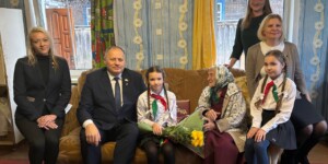 Живая история Могилева: Надежда Искрова принимает поздравления с 100-летним юбилеем