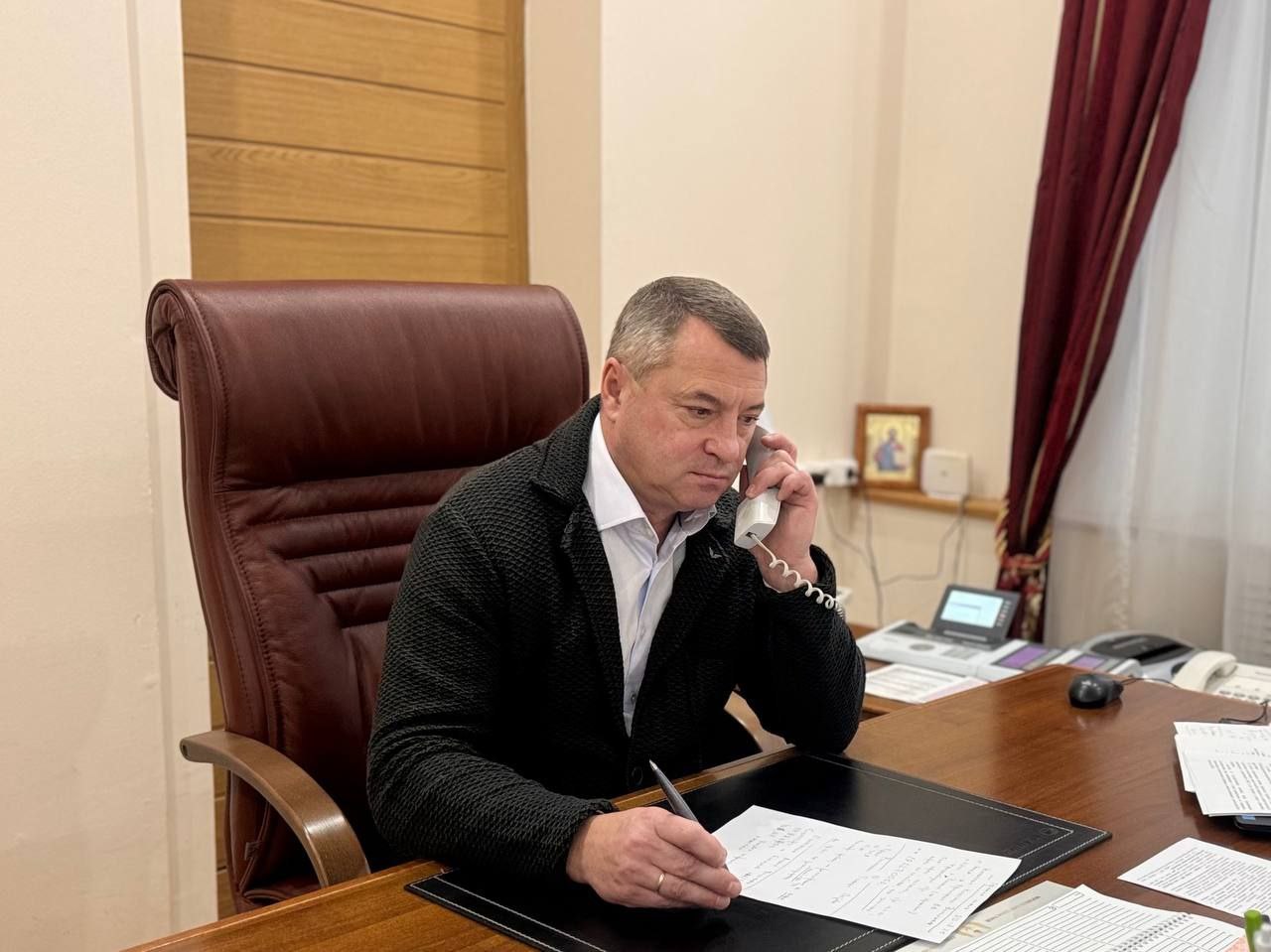 Александр Горошкин провел прямую линию: вопросы граждан взяты на контроль