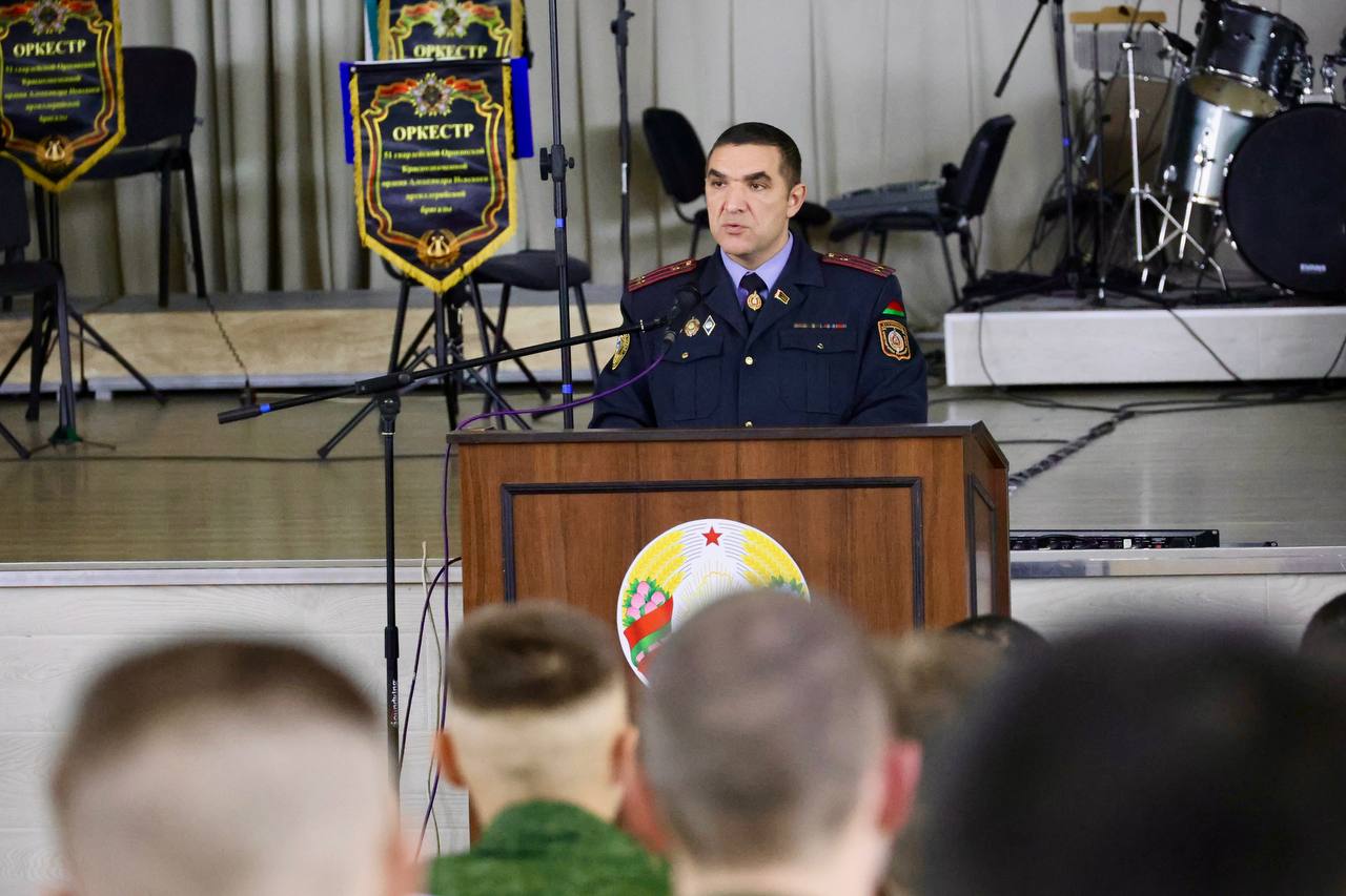 Кинологи, техника и карьера: чем Департамент охраны заинтересовал военнослужащих