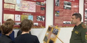 Память жива в сердцах: в Могилевской области школьникам показали уникальную выставку о жертвах геноцида