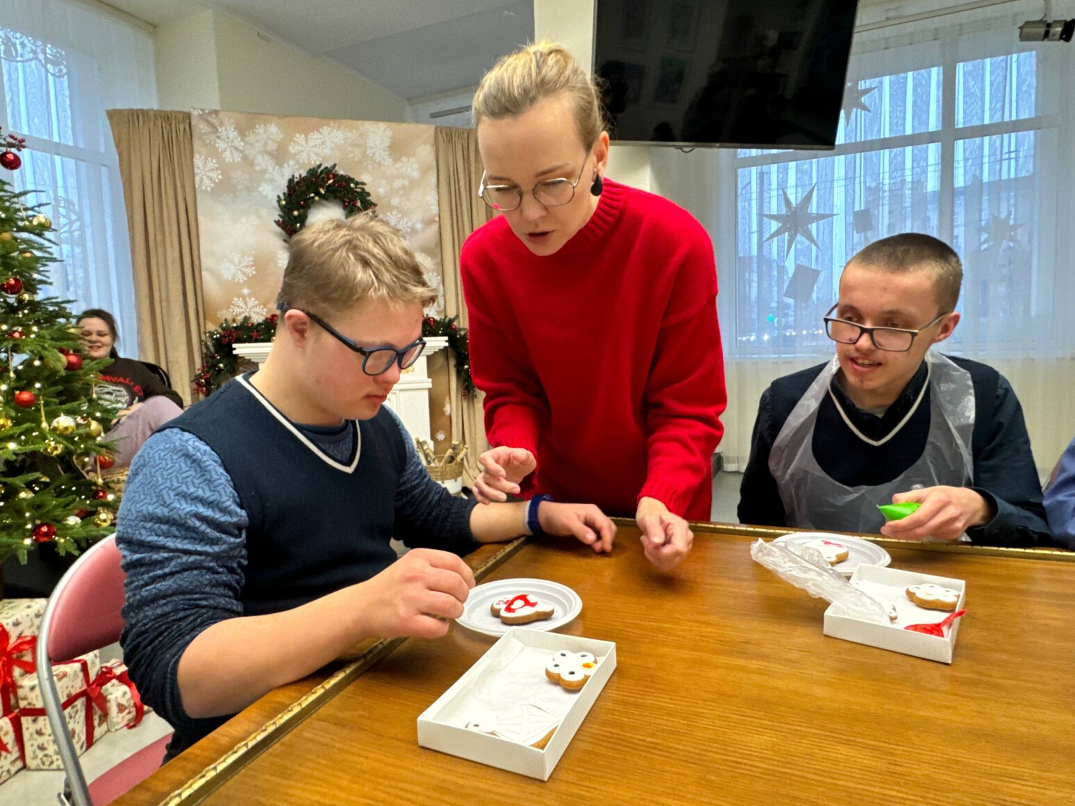 «Прикосновение к сказке» в Могилеве: как инклюзивная выставка и мастер-классы создают новогоднее чудо