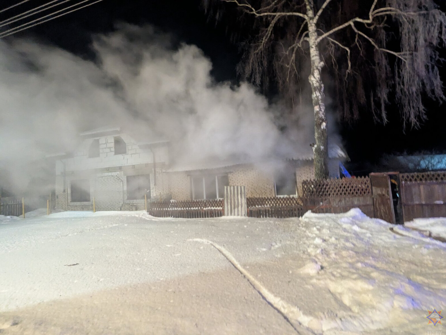 Два человека погибли при пожаре частного дома в Славгороде