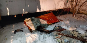 «Вернулся в огонь за вторым»: в Кричеве сосед спас из горящей квартиры мать и сына