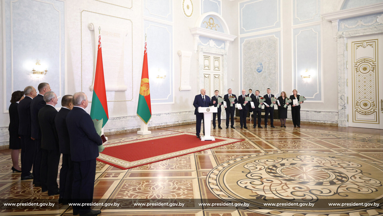 Лукашенко привел к присяге новых судей и вручил госнаграды: обновление высших судов Беларуси