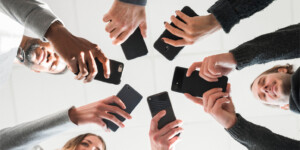 «Мой 2016-й»: какие смартфоны выбирали тогда и сейчас?