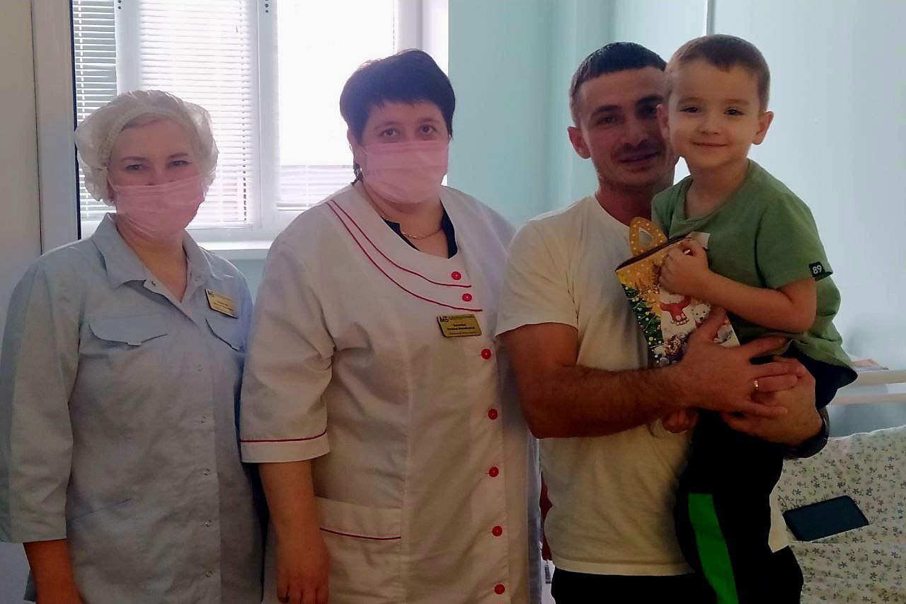 Праздник, который лечит: с Новым годом поздравили маленьких пациентов Могилевской больницы №1