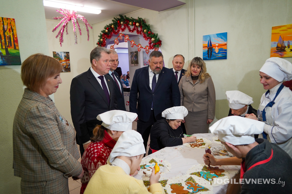 Узнали, какое учреждение посетил министр архитектуры и строительства в Могилеве. Фото