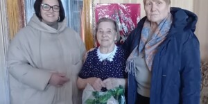 Акция «От всей души»: благодарность за труд и созидание выразили в Глуске ветеранам медицины