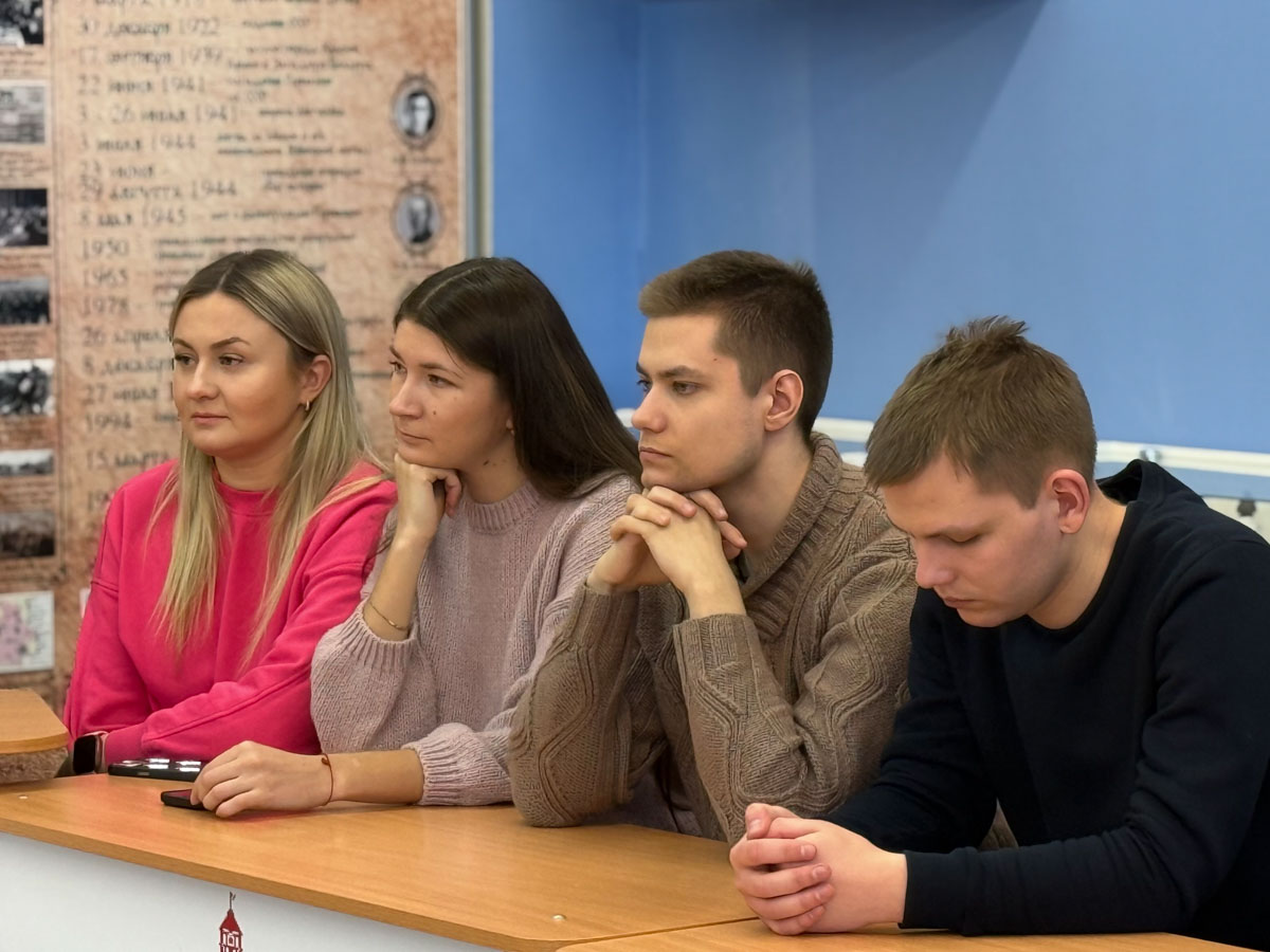 В Могилеве молодежь обсудила будущее и укрепила командный дух на волейбольной площадке