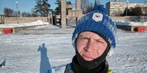 Марафон памяти в Могилеве: бегун из Департамента охраны присоединился к легендарной «Дороге Жизни» онлайн