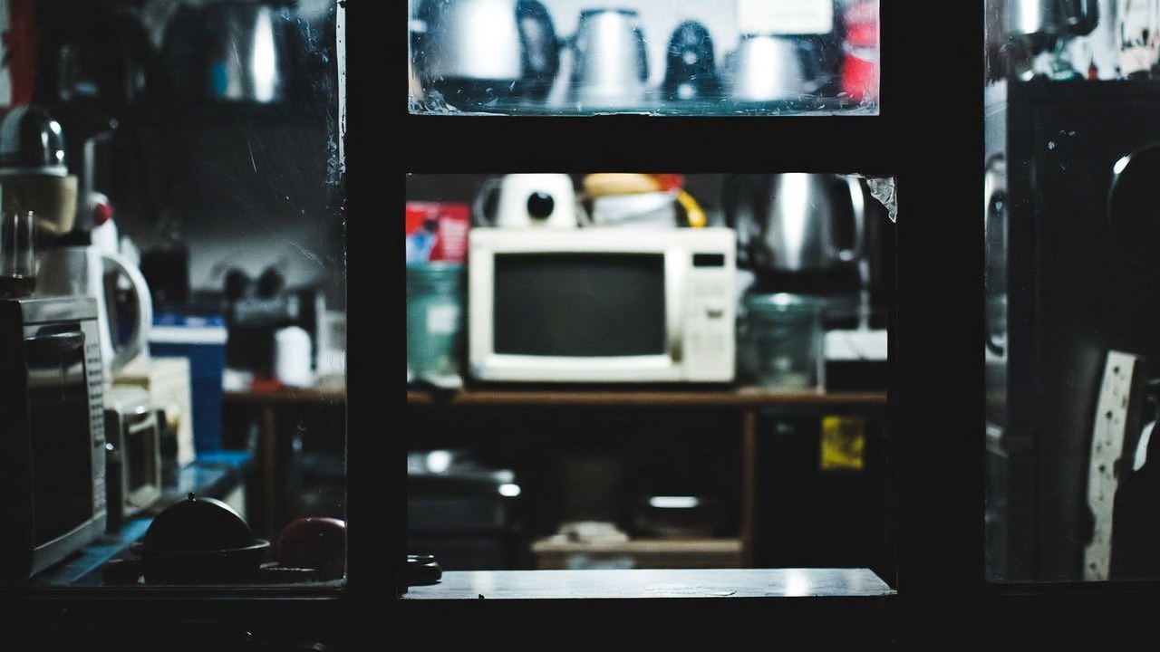 Выгнала, забрала, сдала в ломбард: в Могилеве хозяйка устроила «бизнес» на вещах жильцов