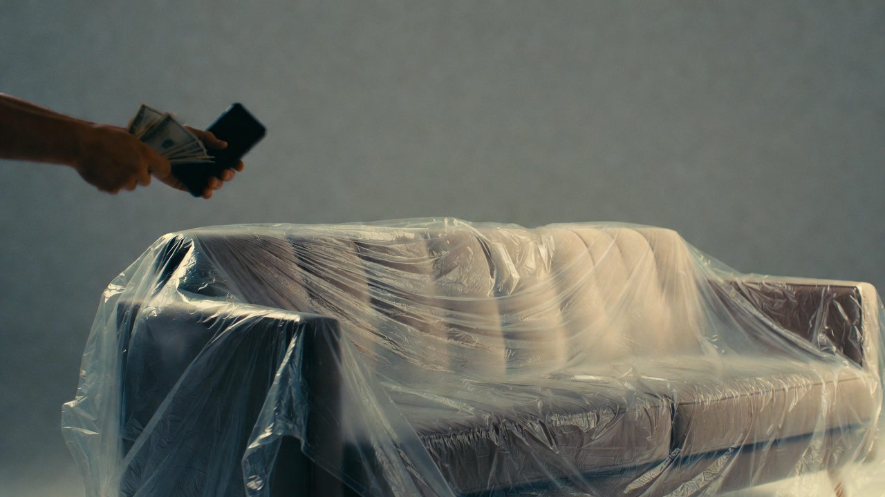 Не платить, а продавать: в Могилеве раскрыли схему мошенничества с мебелью в рассрочку