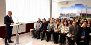 Сенатор Константин Сиротин обсудил с коллективом «Могилевхимволокно» приоритеты Послания Президента Беларуси и новой Программы развития