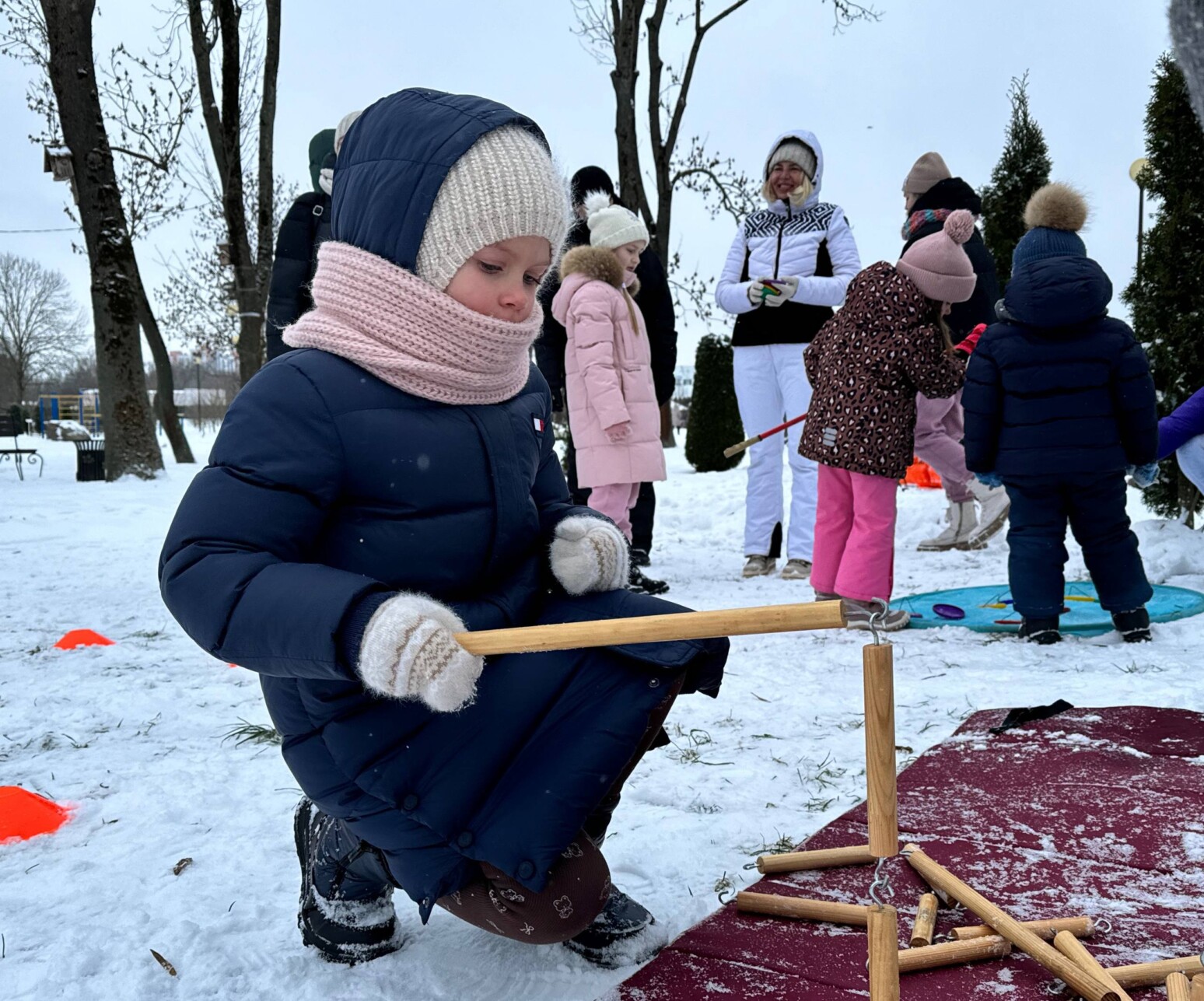 Мастер-классы, танцы и новогоднее настроение: как прошел семейный праздник «Чудеса там, где в них верят» в Могилеве