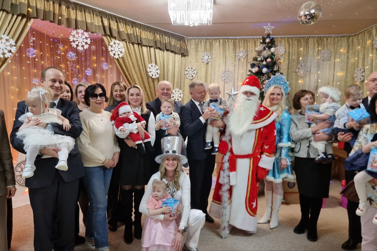 Итоги новогодней акции «Профсоюзы - детям»: благотворительные марафоны, шоу, экскурсии и флешмобы