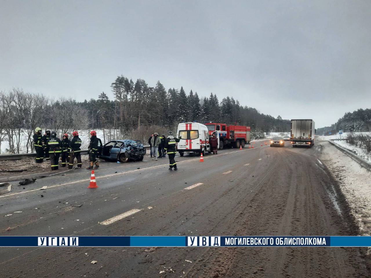 Разный рисунок протектора и скорость: на кольцевой под Могилевом Opel врезался в фуру, есть пострадавшие