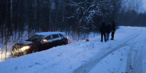 Непогода: в Могилевской области из снежных заносов вытащили 8 автомобилей