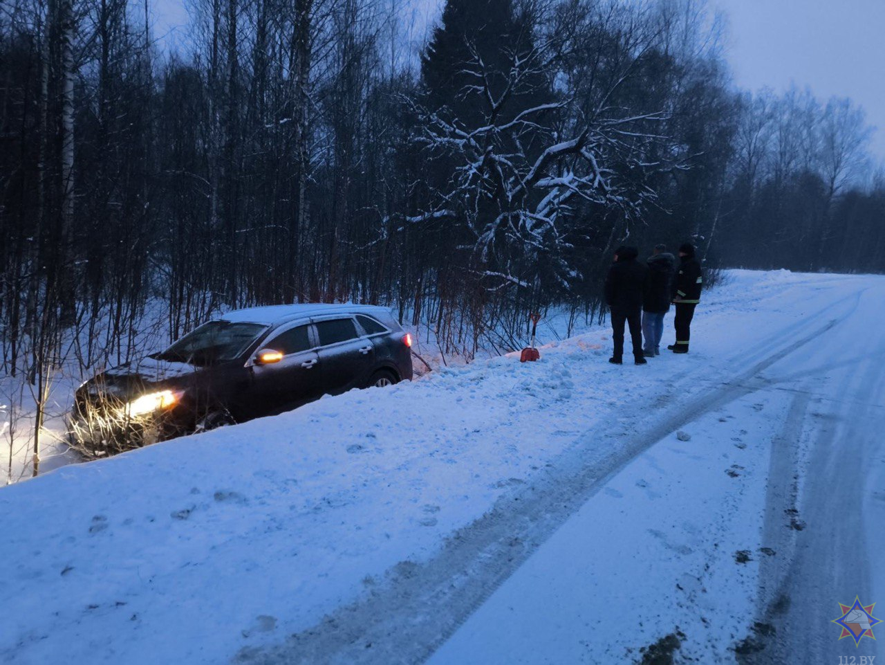 Непогода: в Могилевской области из снежных заносов вытащили 8 автомобилей