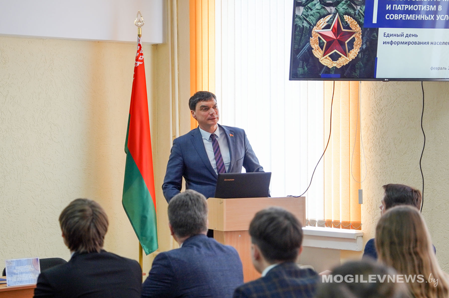 Сергей Наливайко посетил Могилевский государственный политехнический колледж в Единый день информирования. Фото
