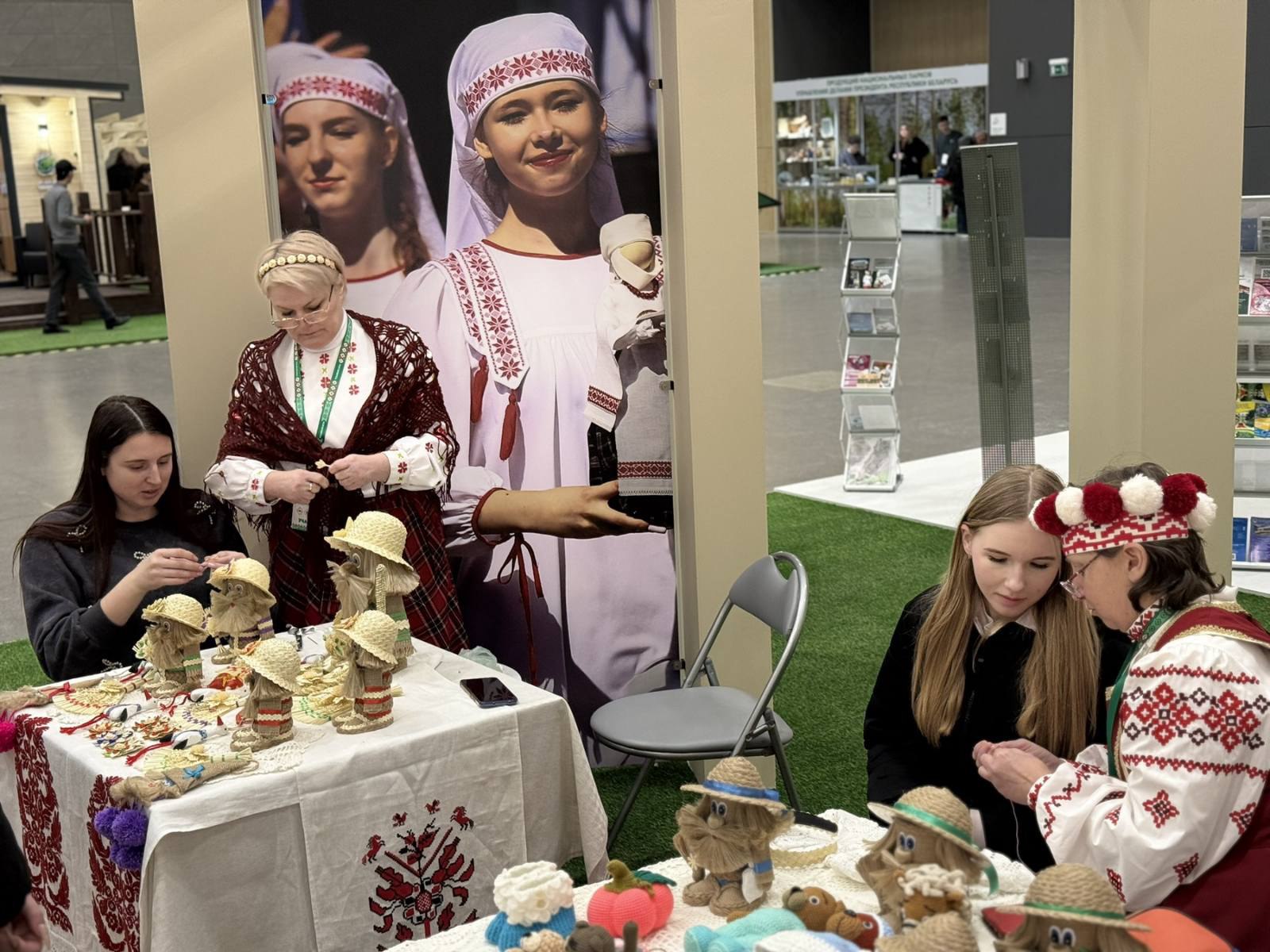 Традиции Чериковского района и энергия «Світанка»: Могилевщина блистает на выставке «Моя Беларусь»
