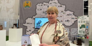 Мастерицы из Могилевской области представляют лозоплетение и вышивку на «Белэкспо»