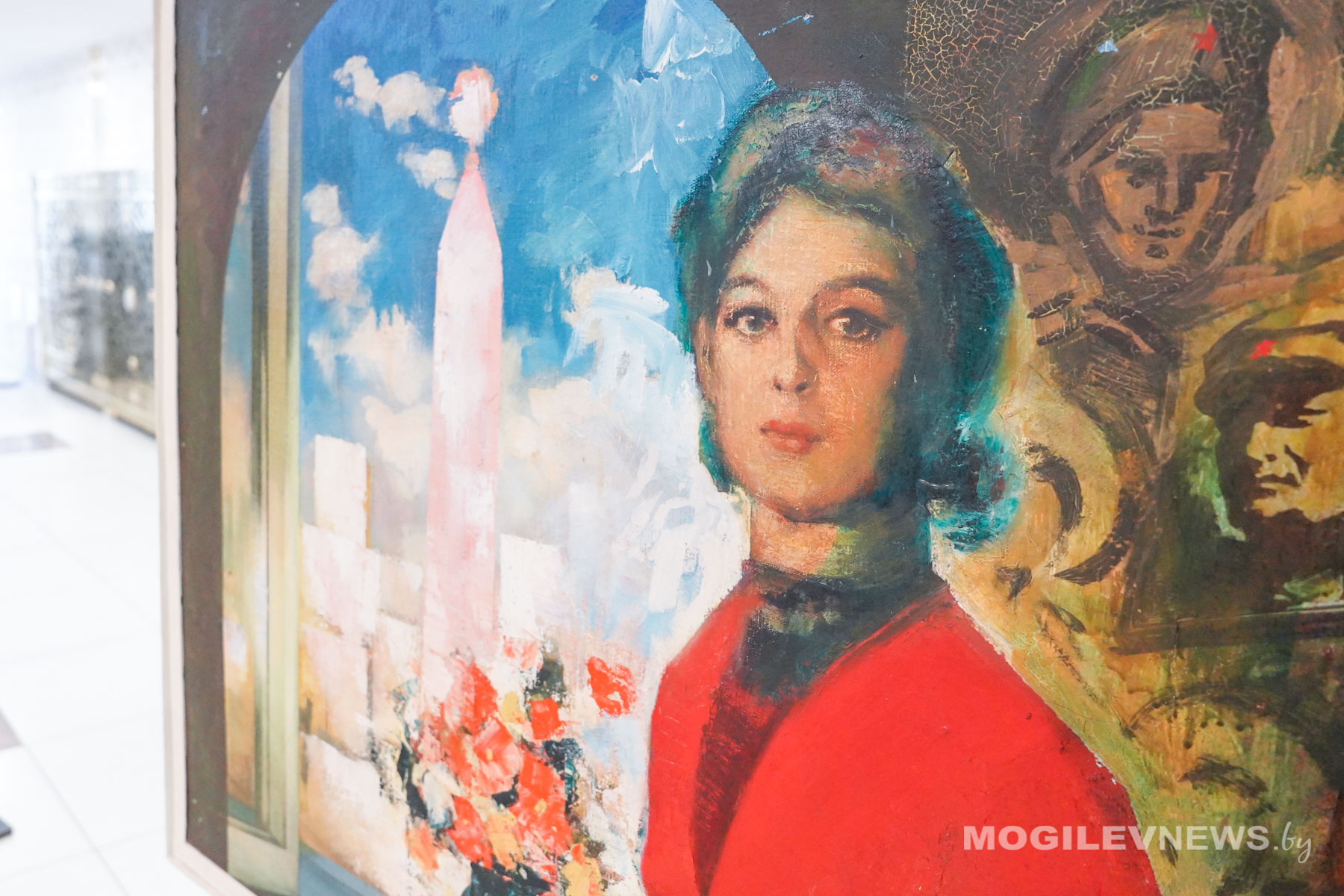 Белоруска — хранительница очага и высококлассный специалист: выставка в Могилеве раскрывает многогранность женских образов