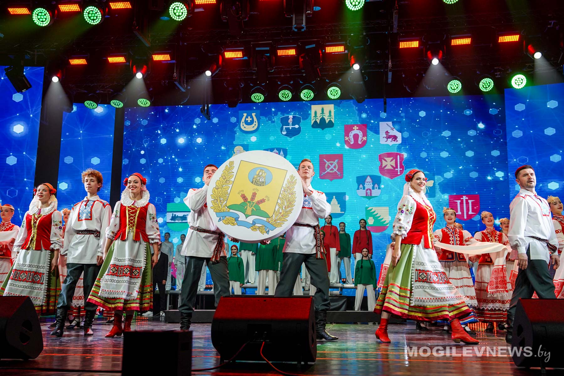 «Могилевщина — это мы»: праздничный концерт объединил лучшие коллективы области. Фото