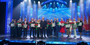 19 жителей Могилева занесены на городскую Доску почета. Фото