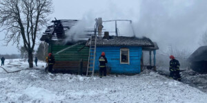 В Славгородском районе двое парней спасли пенсионера из горящего дома