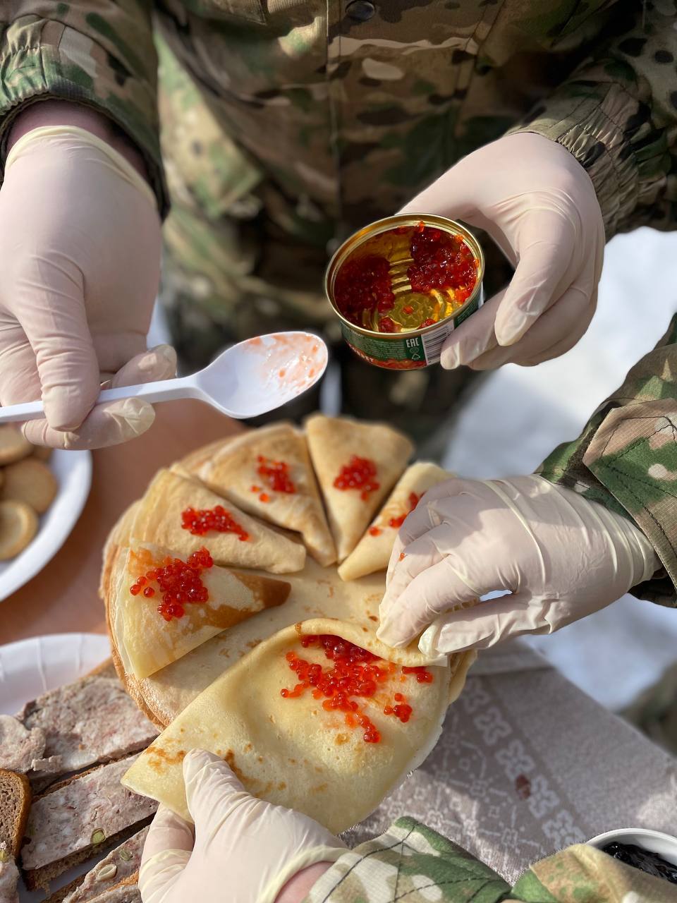 С ароматом блинов и материнской любовью: в могилевской войсковой части 6713 встретили Масленицу