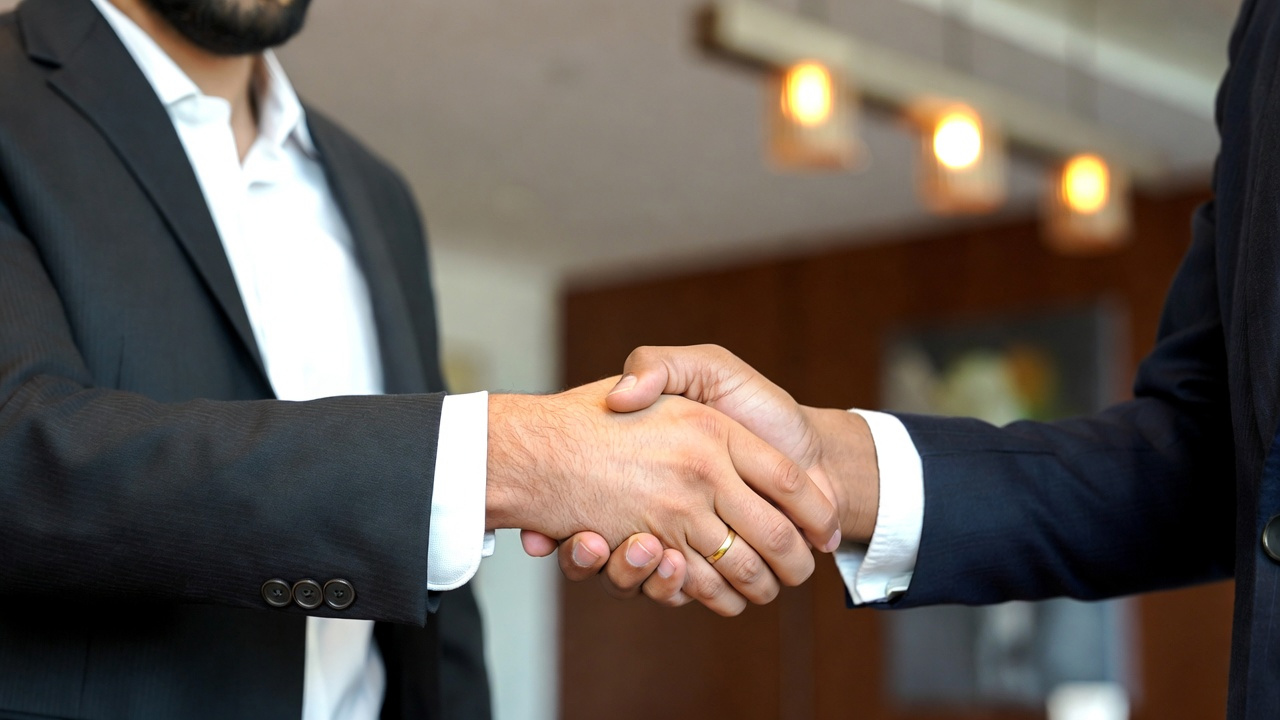 Брал предоплату и не выходил на связь — чем все закончилось?