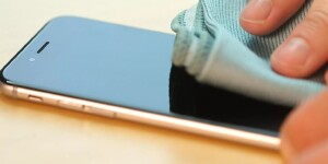 Почему в сезон ОРВИ следует дезинфицировать мобильный телефон, рассказали эпидемиологи